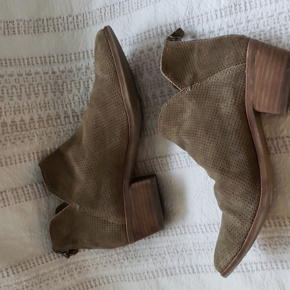 Dolce Vita karsen bootie, tan/beige/brown, genuine leather upper, Sz 8.5. - Picture 1 of 15